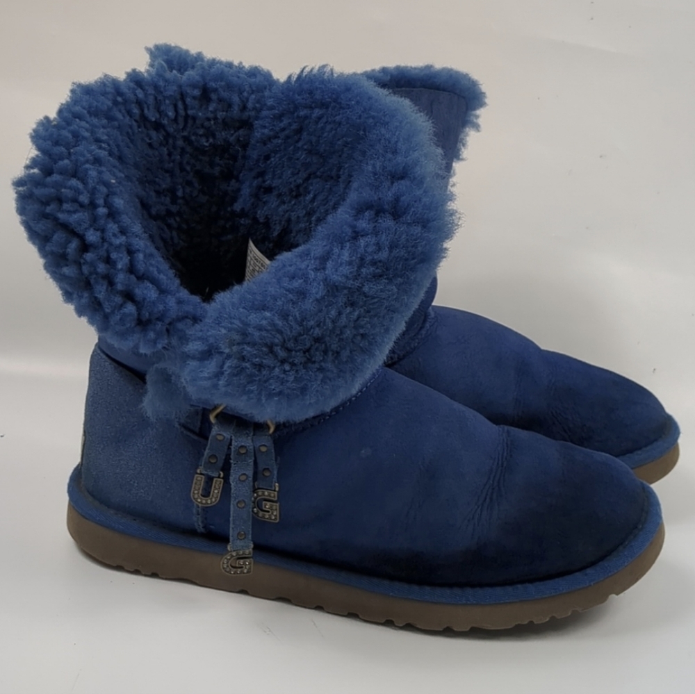 UGG Bailey Button Charm Boots Size 9